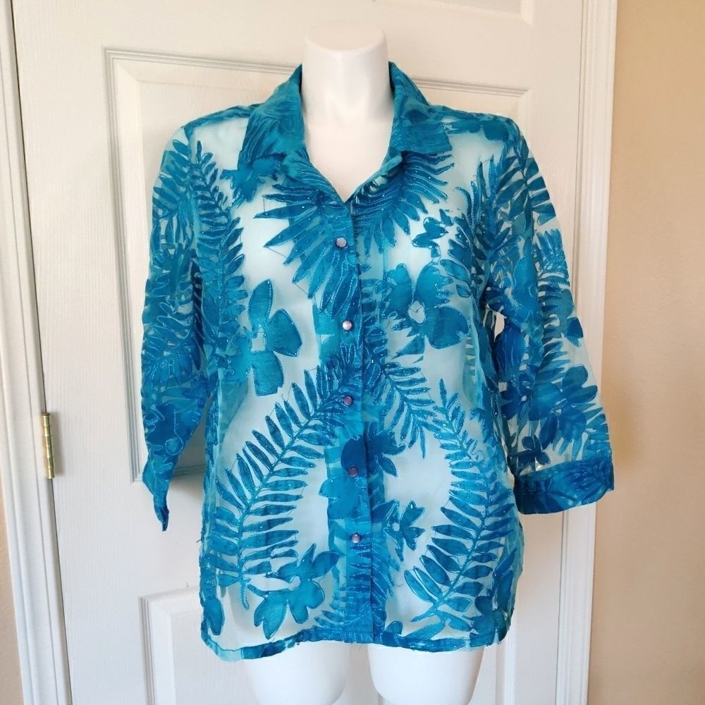 Units sheer applique 3/4 sleeve blouse